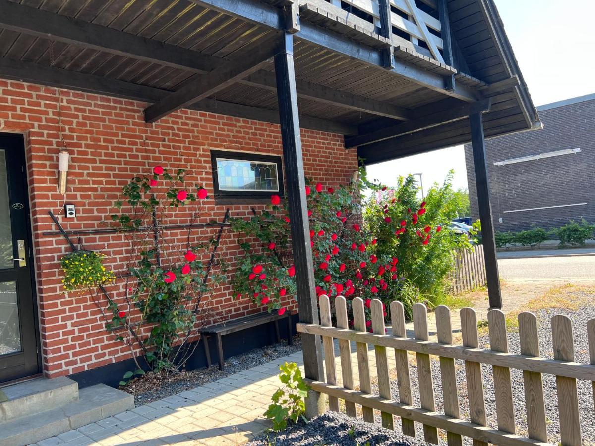 5 Minute Walk To Lego House-2 Bedrooms With Balcony Garden View.Loft Floor Billund  Exteriör bild